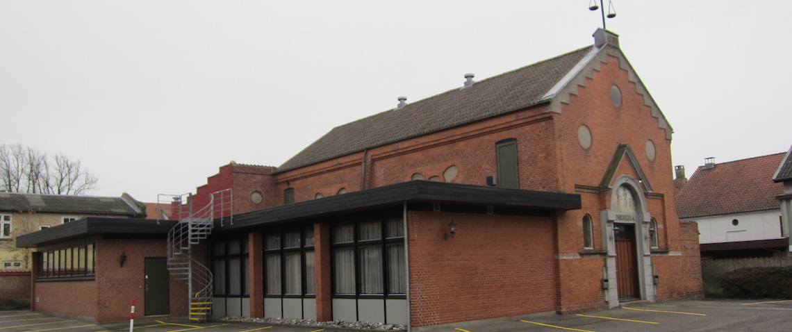 Velkommen til matriarklejr nr. 12 Flora